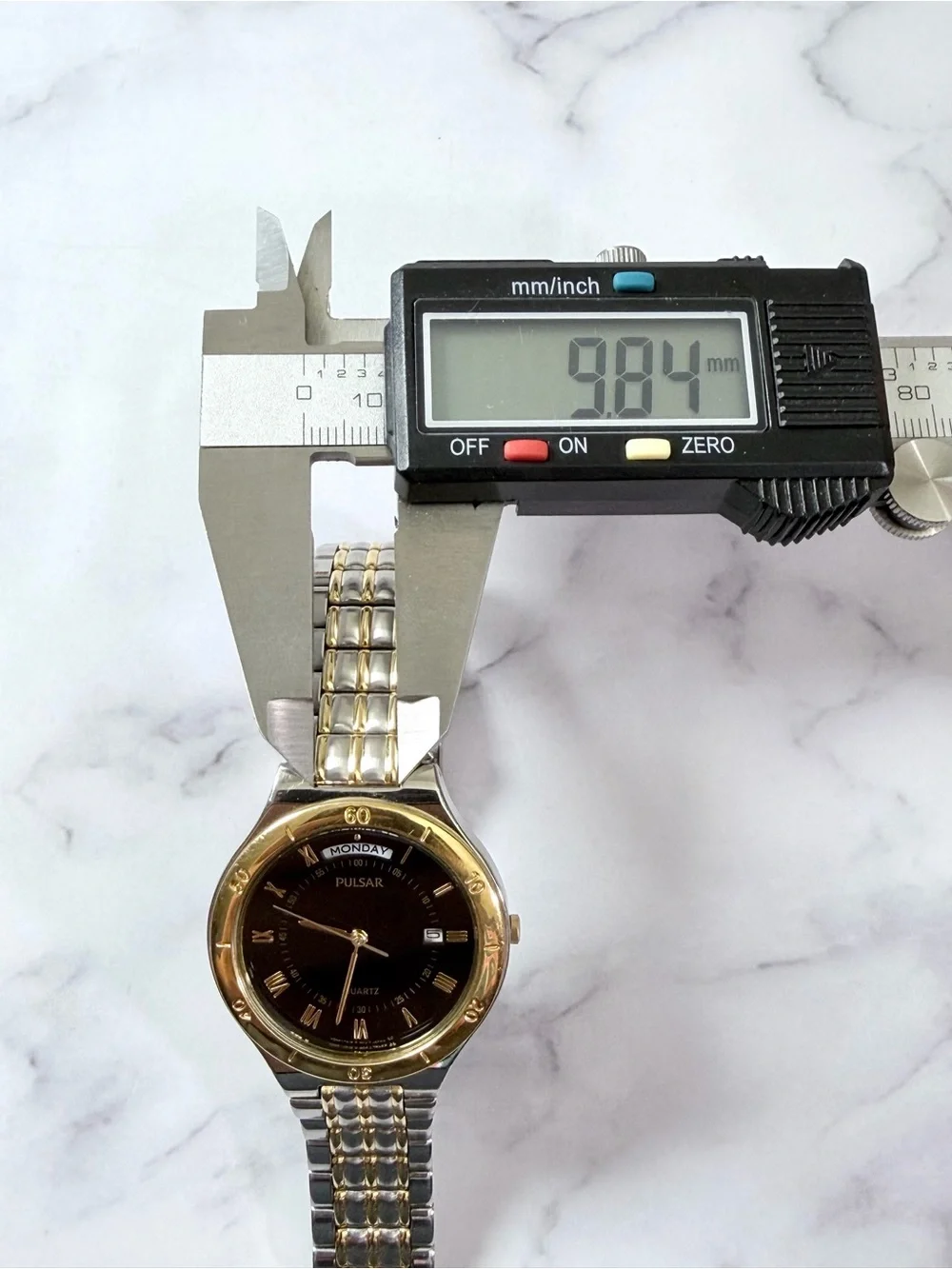 Vintage 1990s Pulsar 36mm Quartz Watch Day Date Two Tone Black Dial Wrist Watch
